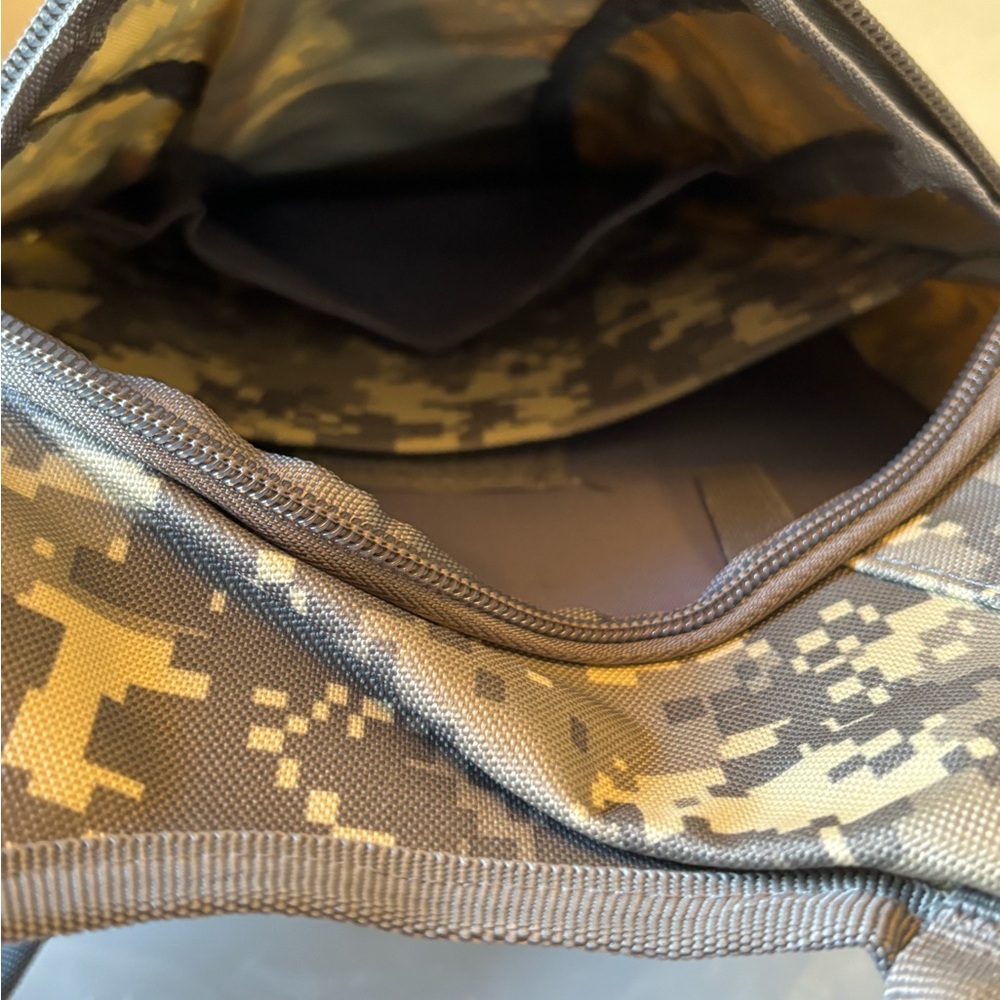 Camouflage Hydration Backpack - image 6